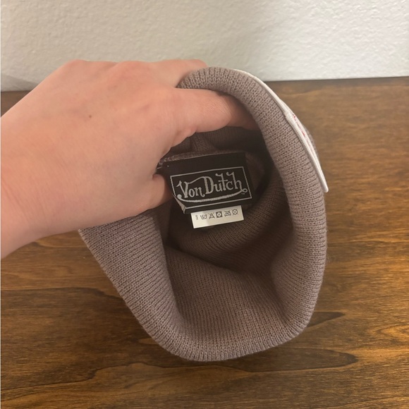 Von Dutch Beanie with Red Logo - Picture 6 of 6